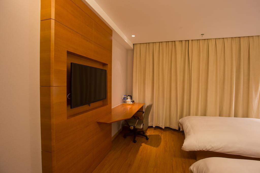 Ji Hotel Shanghai Railway Station West Tianmu Road Exterior photo